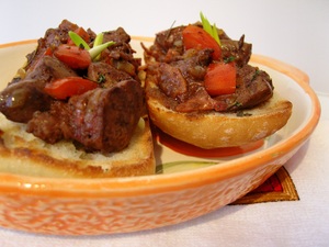 Кростини с куриной печенью