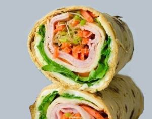 Ролл с курицей, ветчиной и сыром